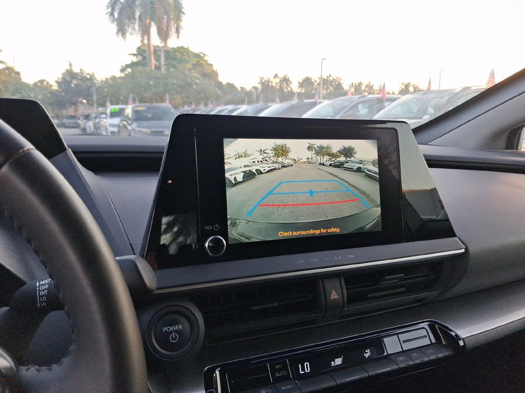Used 2025 Toyota Prius LE FWD image 26