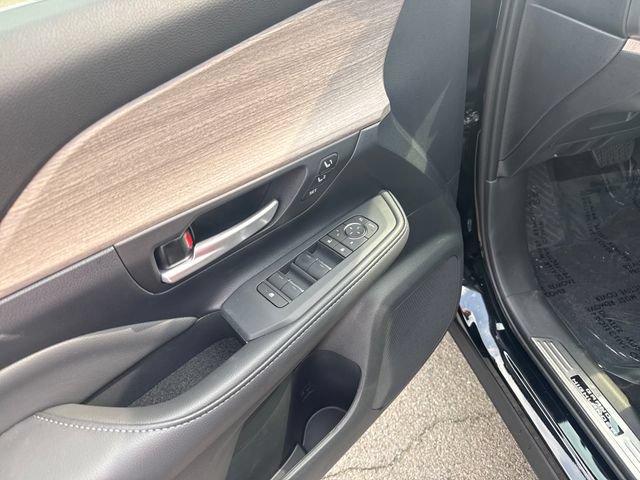 Used 2026 Toyota Grand Highlander FWD image 11