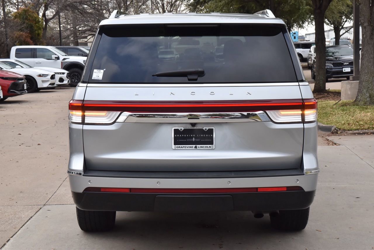 Used 2023 Lincoln Navigator L Reserve image 9