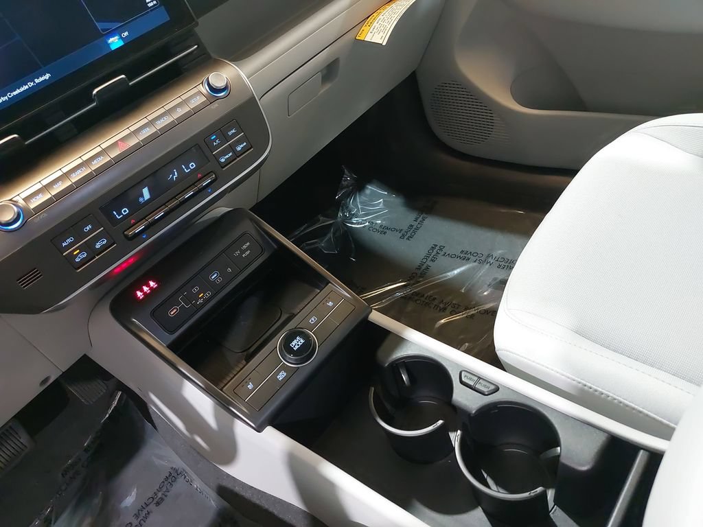 Certified 2025 Hyundai Kona SEL FWD image 24