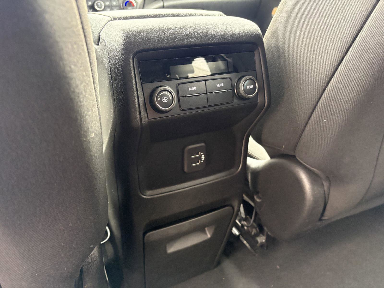 Used 2019 GMC Acadia SLE FWD image 18