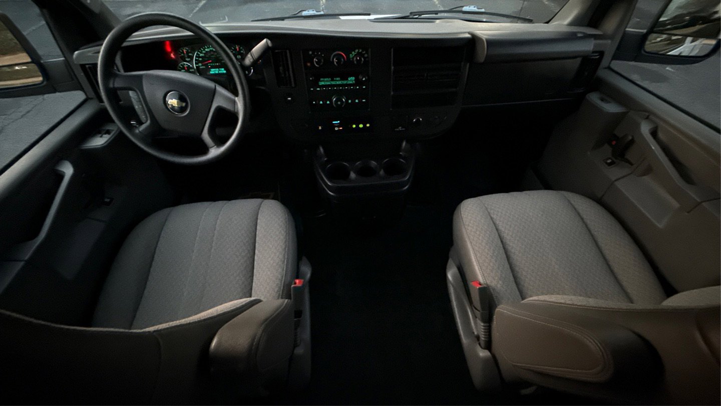 Used 2017 Chevrolet Express 3500 LT w/ LT Preferred Equipment Group image 18