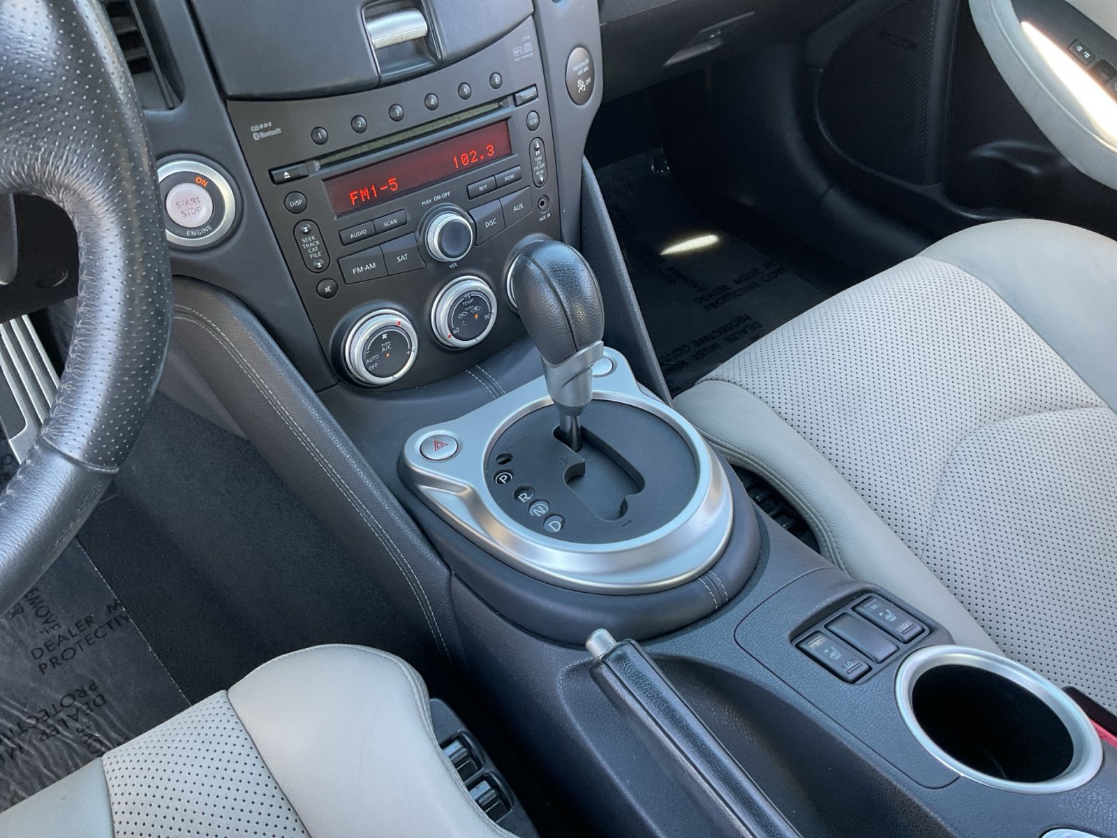 Used 2009 Nissan 370Z Touring RWD image 10