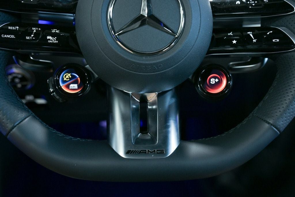 Used 2026 Mercedes-Benz SL 63 AMG 4MATIC image 54