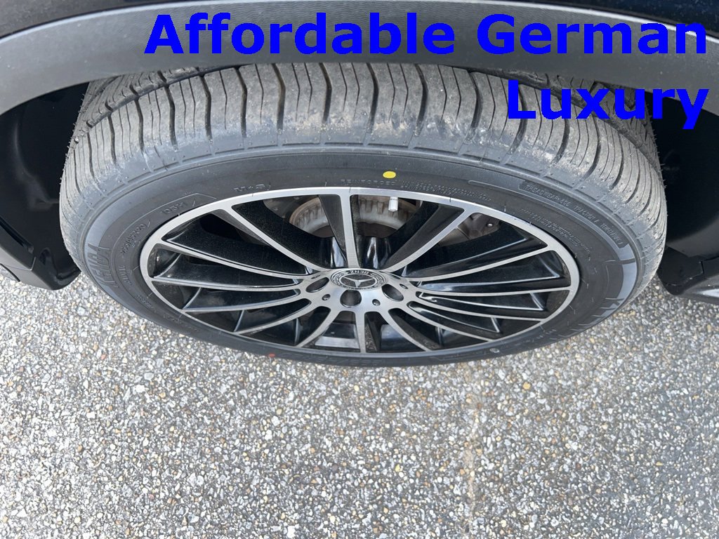 Used 2019 Mercedes-Benz GLC 300 4MATIC image 10