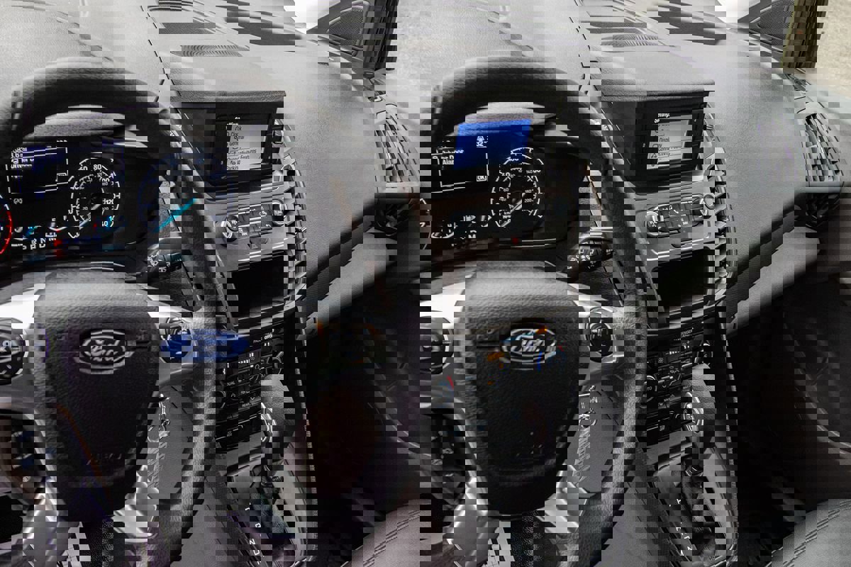 Used 2023 Ford Transit Connect XL image 13