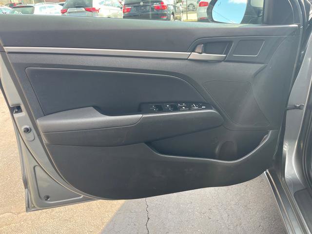 Used 2017 Hyundai Elantra Limited image 9