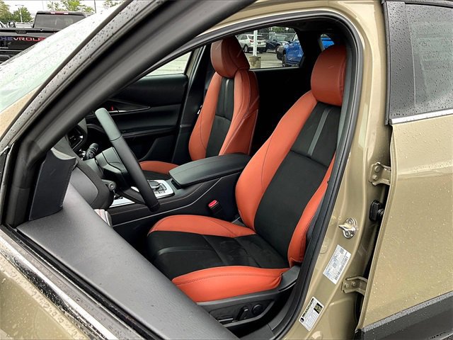 New 2025 MAZDA CX-30 Carbon image 9