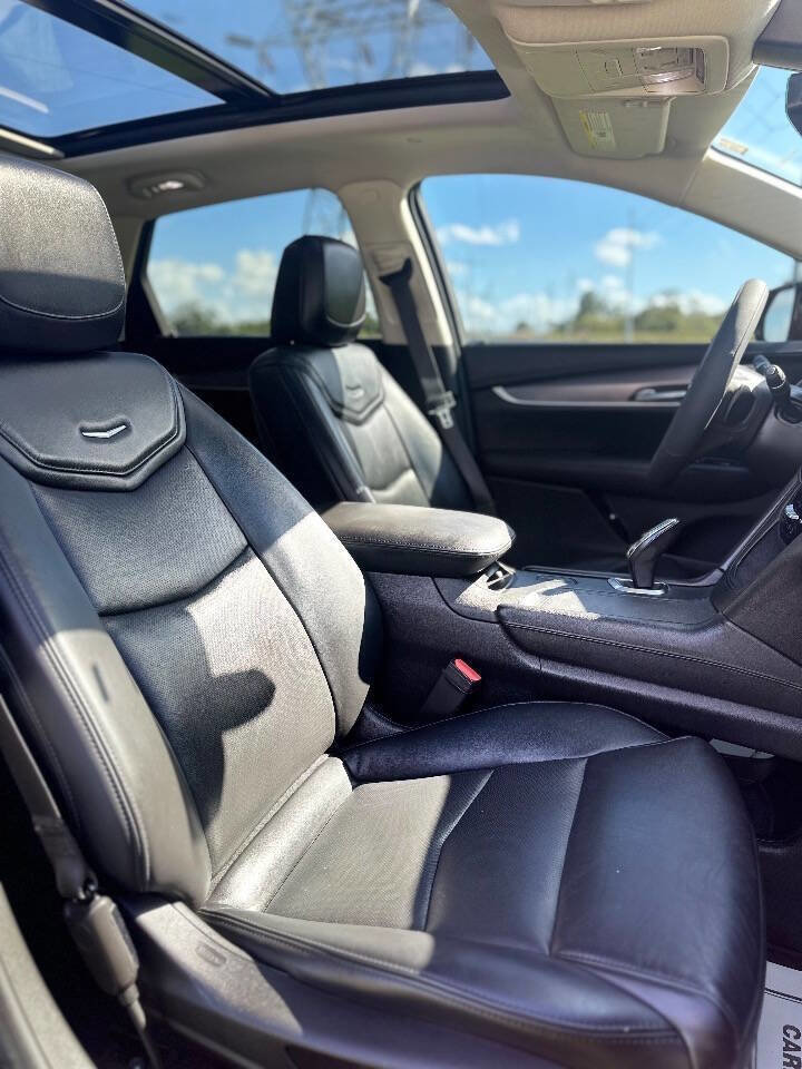 Used 2018 Cadillac XT5 Luxury w/ Driver Awareness Package image 11