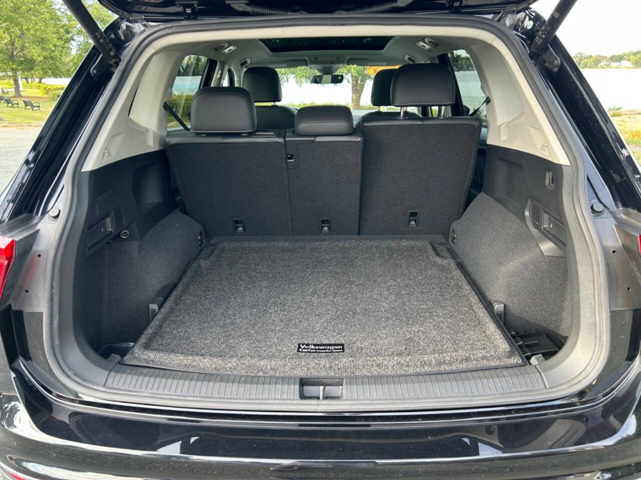 Used 2022 Volkswagen Tiguan SE image 42