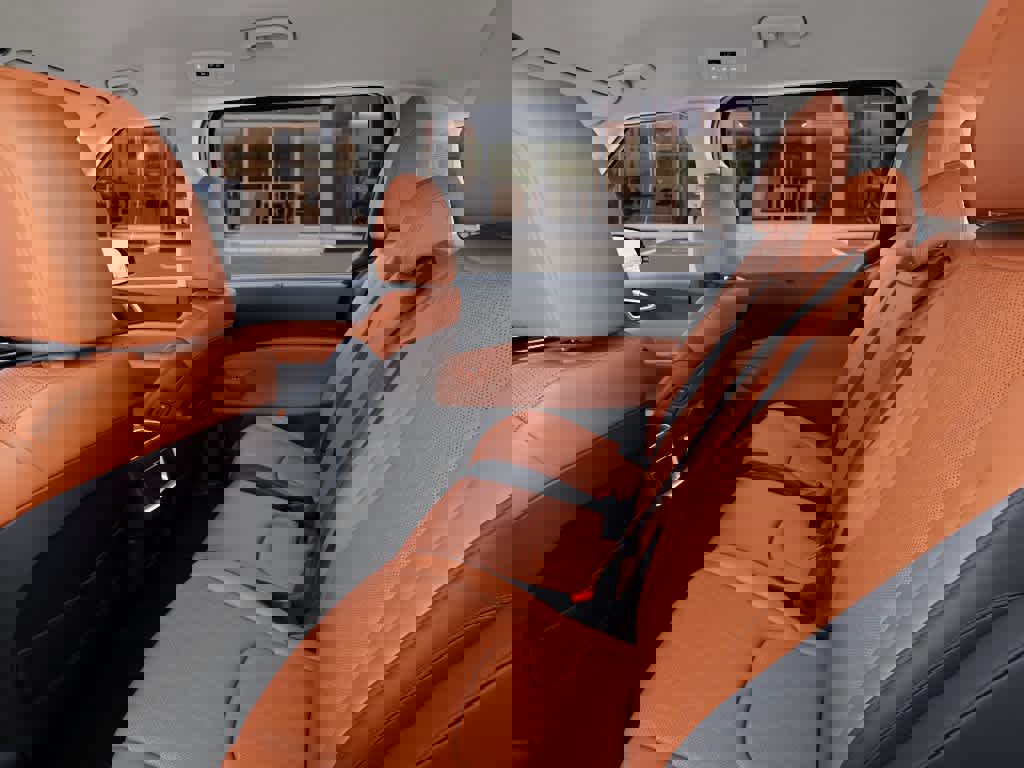 New 2026 Kia Carnival EX image 18