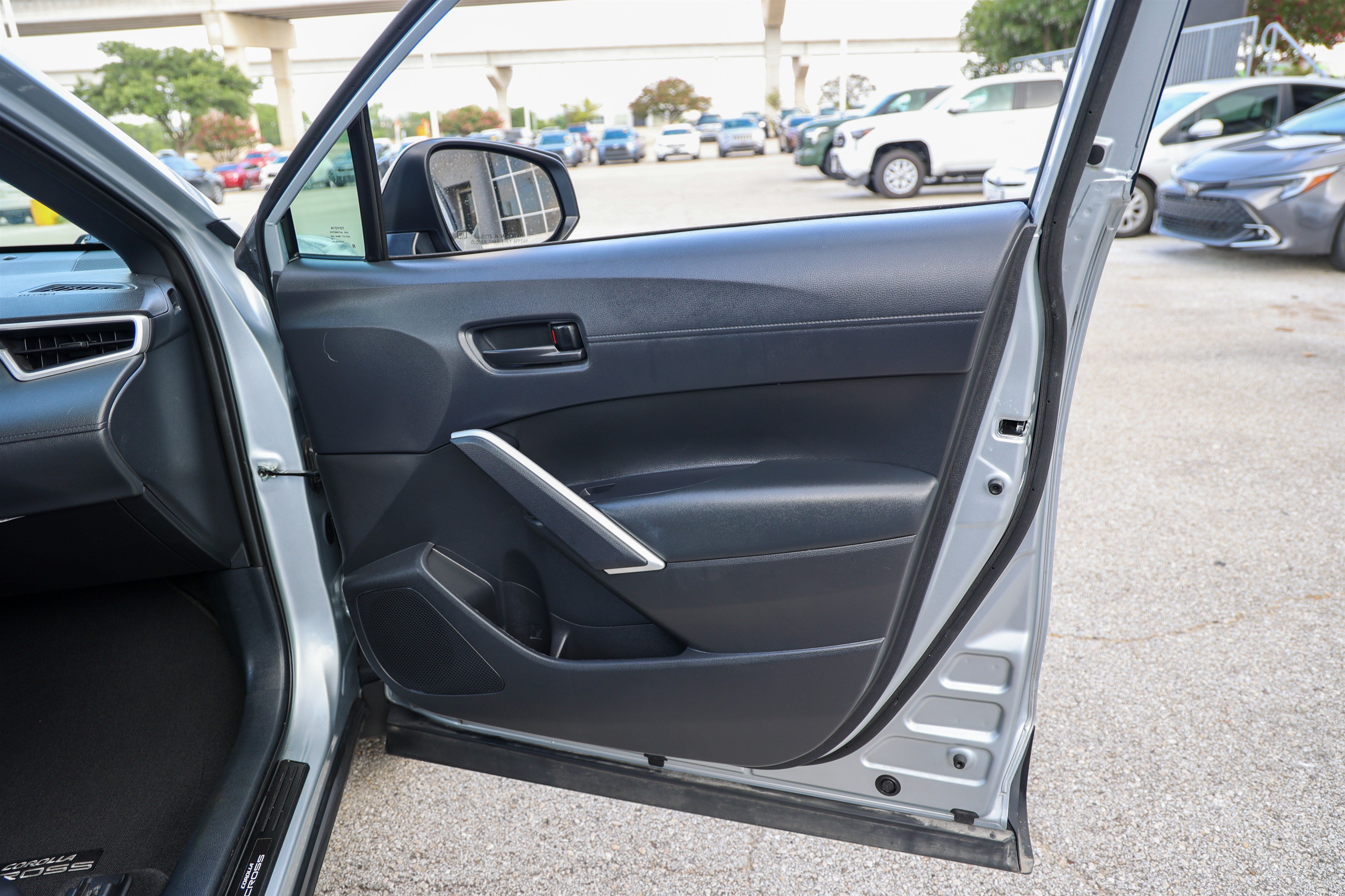 Used 2024 Toyota Corolla Cross AWD Hybrid image 37