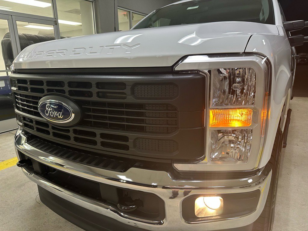 New 2026 Ford F250 XL image 2