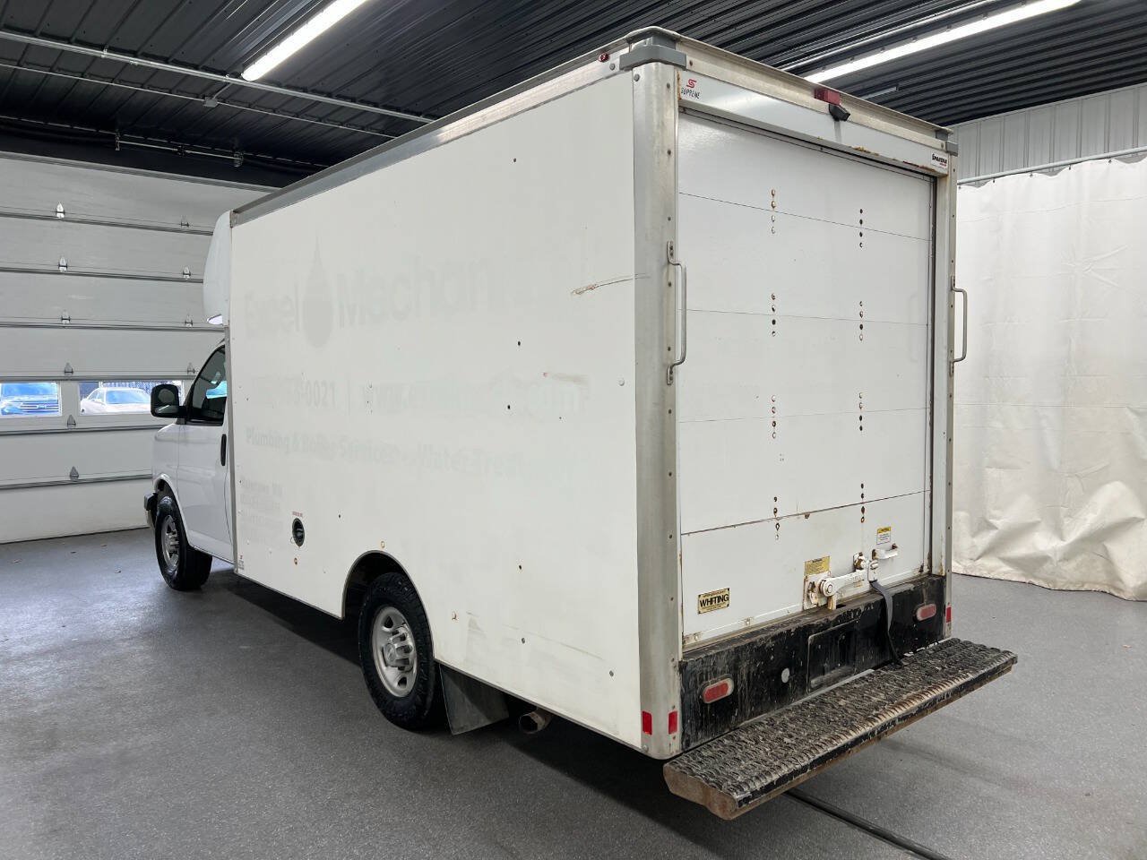 Used 2018 Chevrolet Express 3500 w/ Power Convenience Package RWD image 5