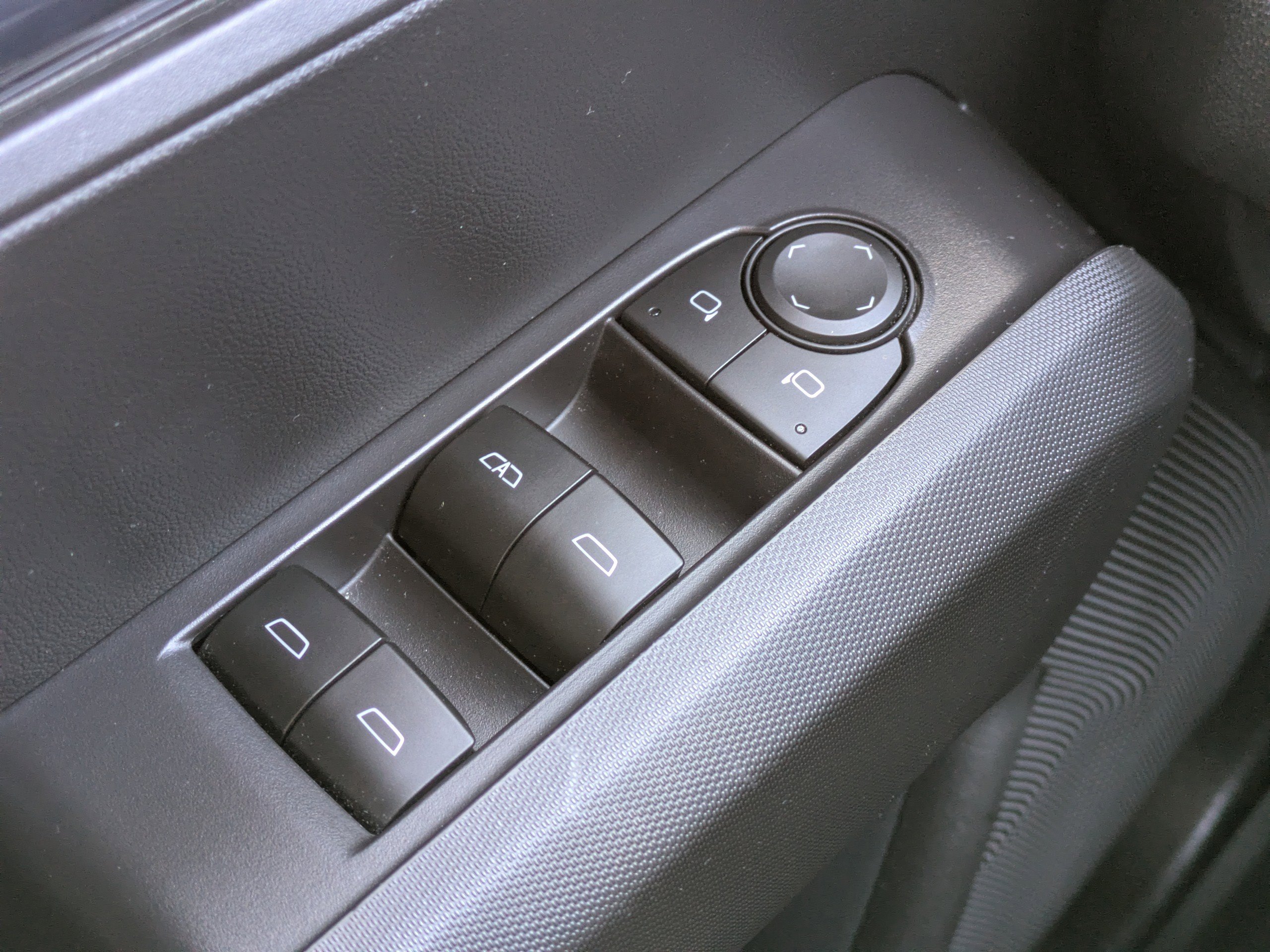 Used 2023 Chevrolet Colorado LT w/ LT Convenience Package II image 18