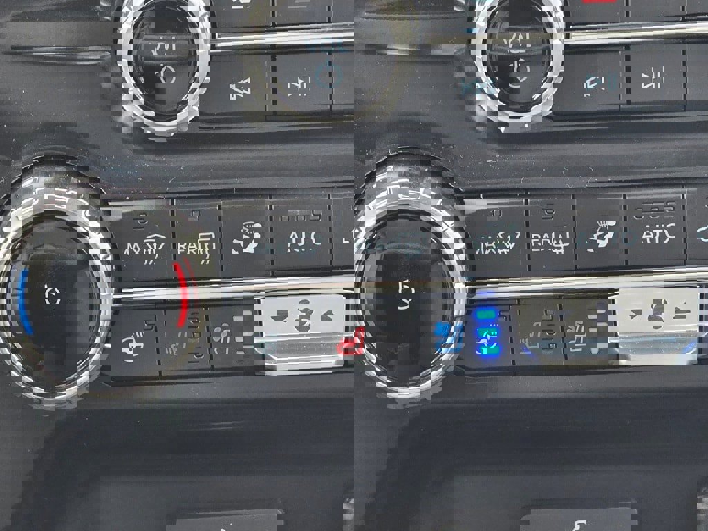 New 2025 Ford F350 Lariat w/ FX4 Off-Road Package image 13