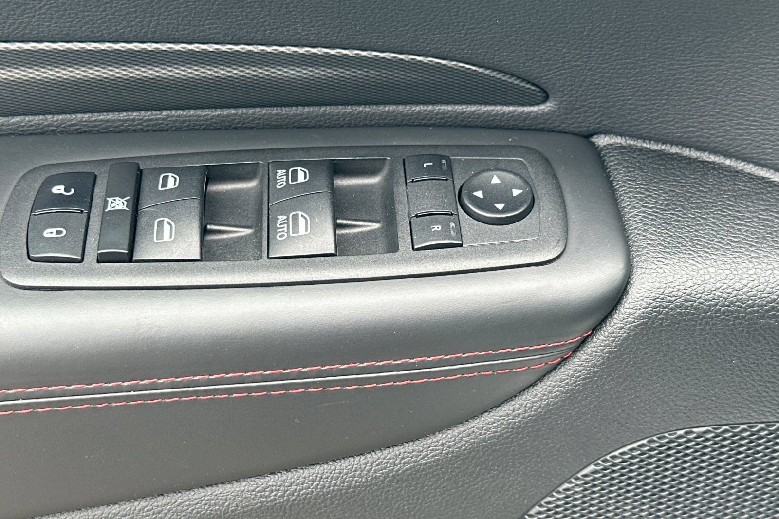 Used 2024 Dodge Durango GT RWD image 12