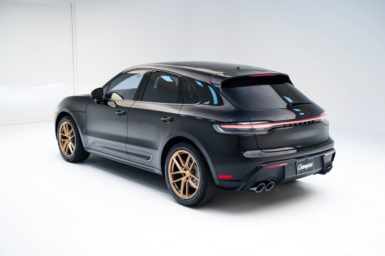 New 2026 Porsche Macan Turbo image 3