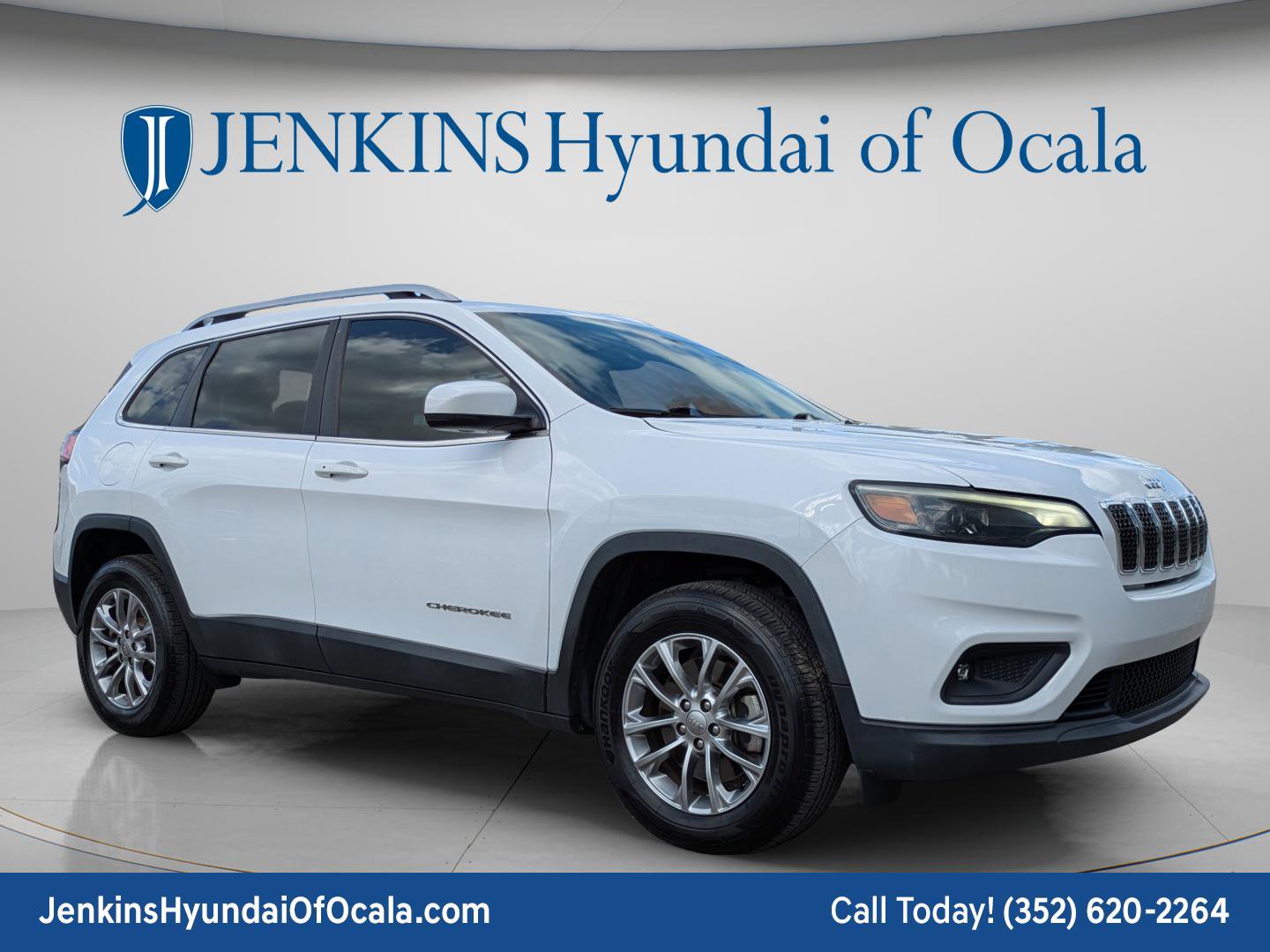Used 2019 Jeep Cherokee Latitude Plus w/ Comfort/Convenience Group