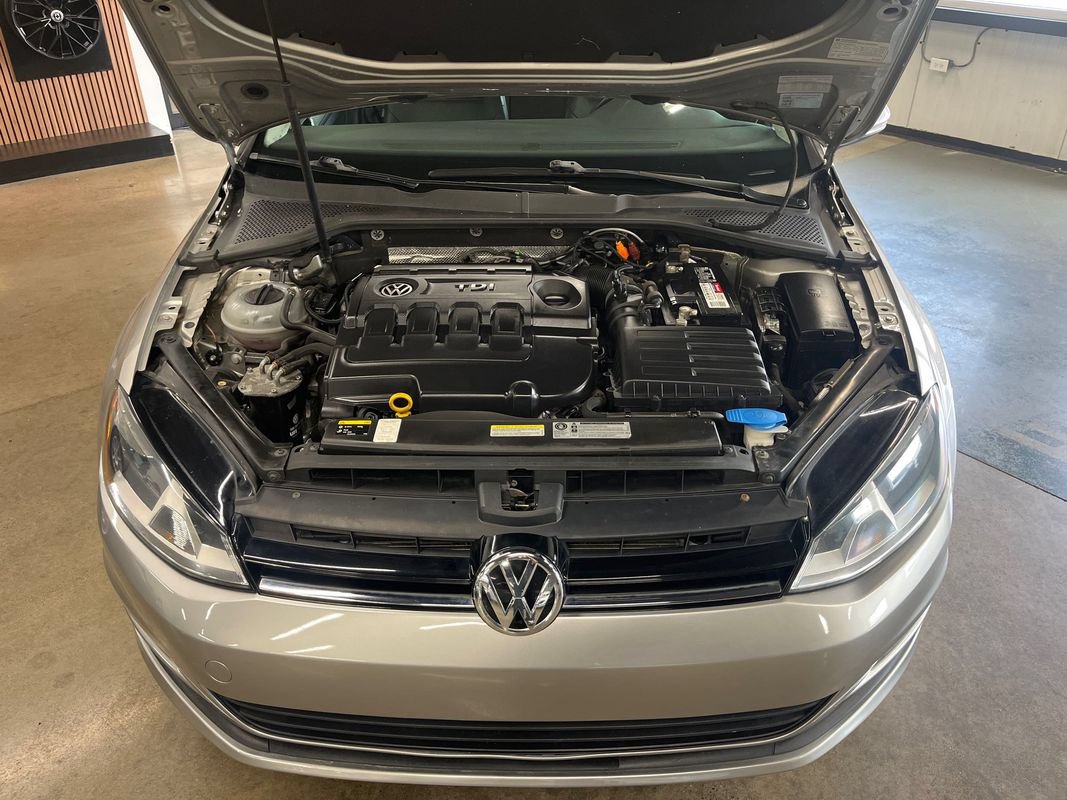 Used 2015 Volkswagen Golf TDI S FWD image 53