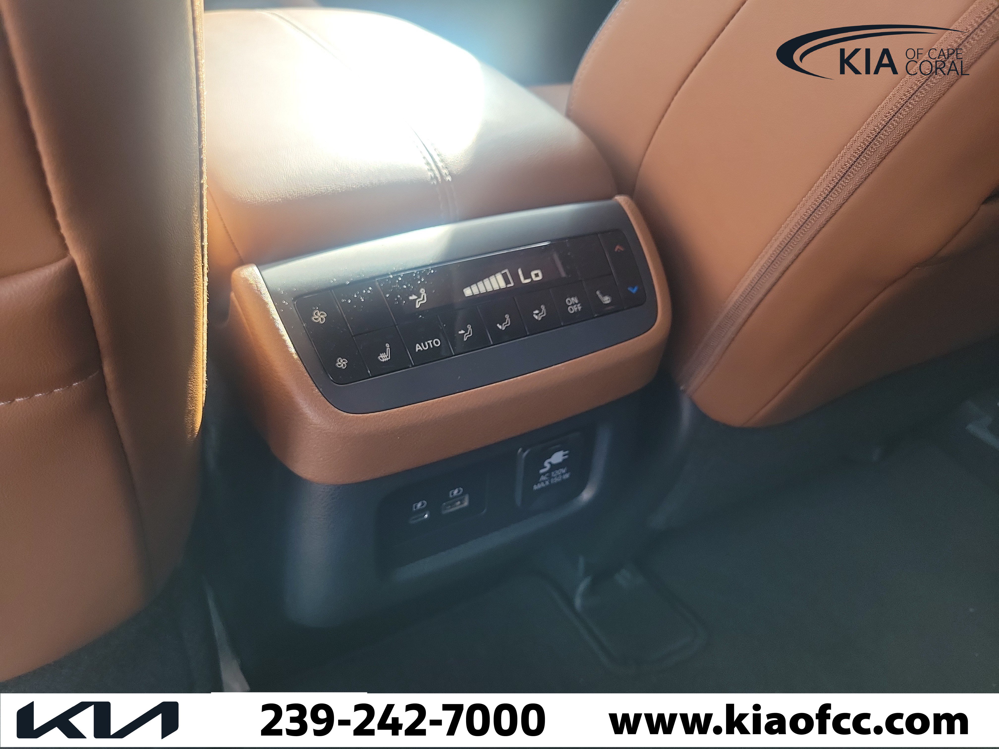 Used 2024 Nissan Pathfinder Platinum FWD image 16