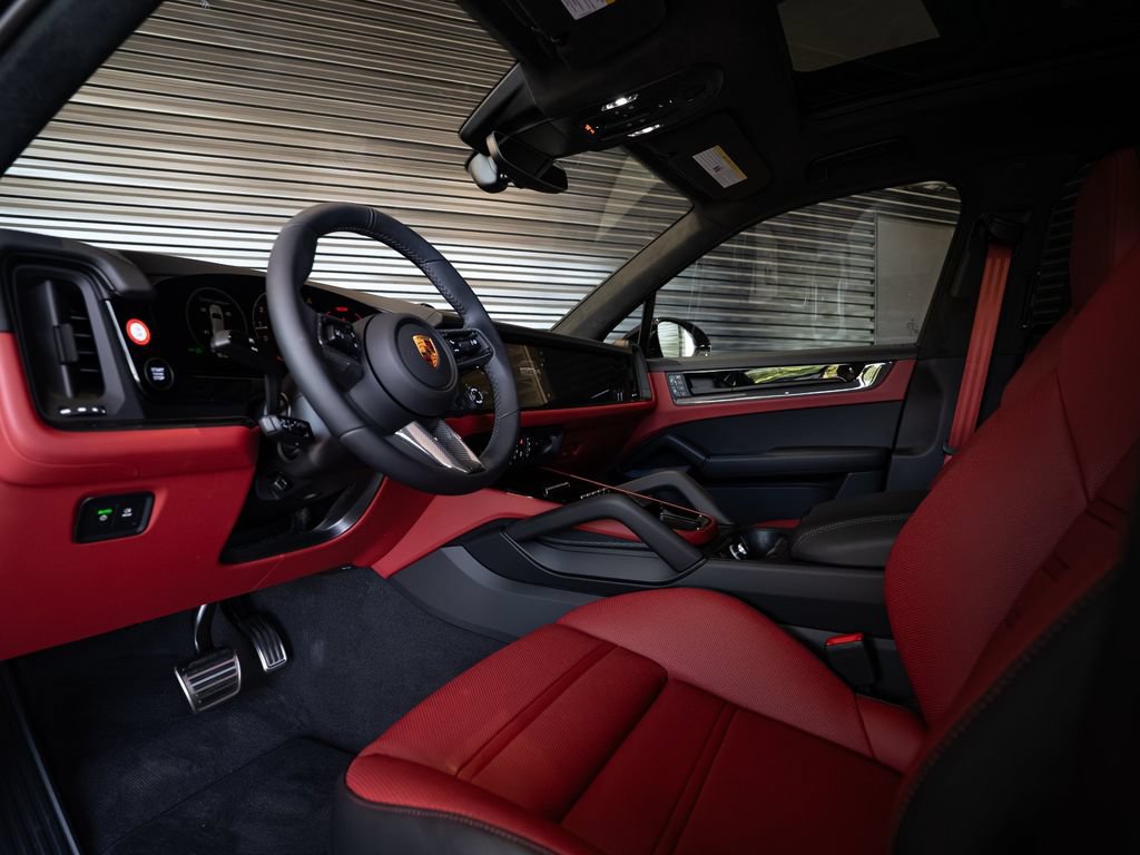 New 2026 Porsche Cayenne GTS AWD/4WD image 4