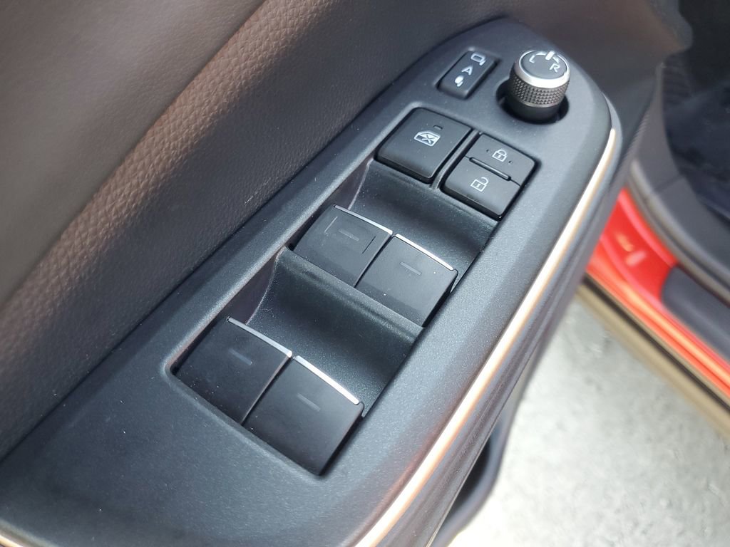 Used 2023 Toyota Crown Limited image 18