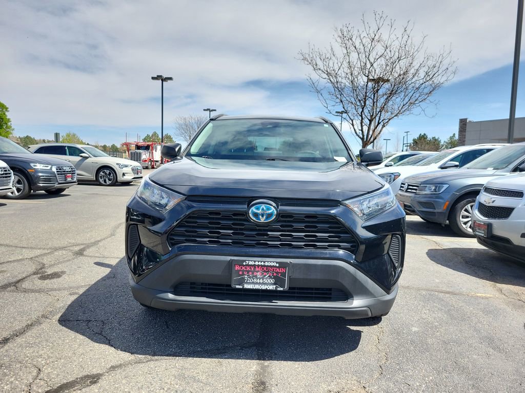 Used 2021 Toyota RAV4 LE image 8