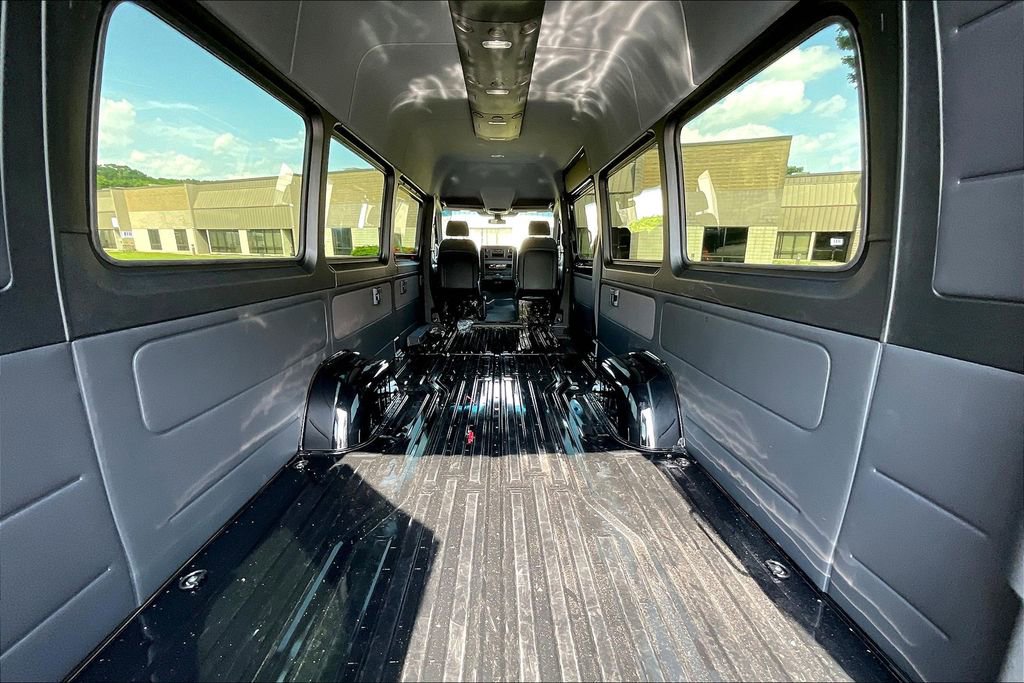 New 2025 Mercedes-Benz Sprinter 3500 image 9