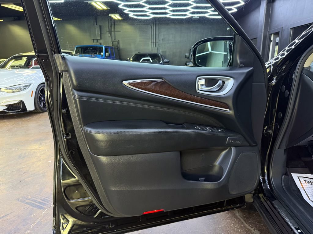 Used 2015 INFINITI QX60 AWD Hybrid w/ HEV Deluxe Touring Package image 11