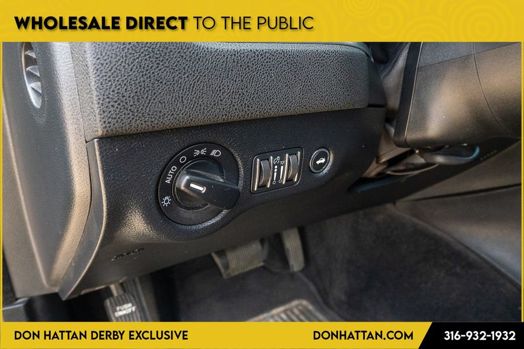 Used 2015 Dodge Charger SE w/ Popular Equipment Group RWD image 16