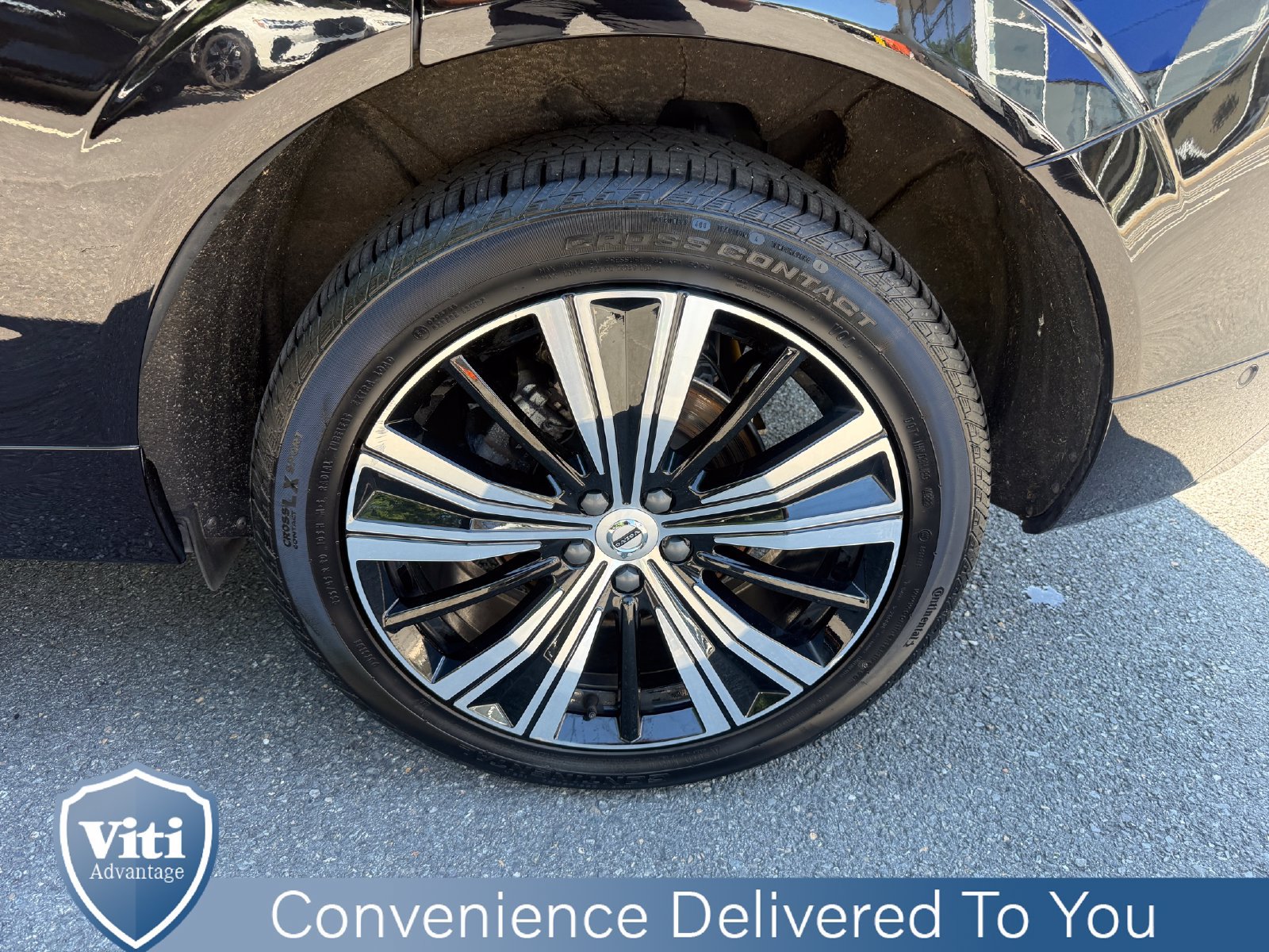 Certified 2023 Volvo XC60 B5 Plus AWD/4WD image 13