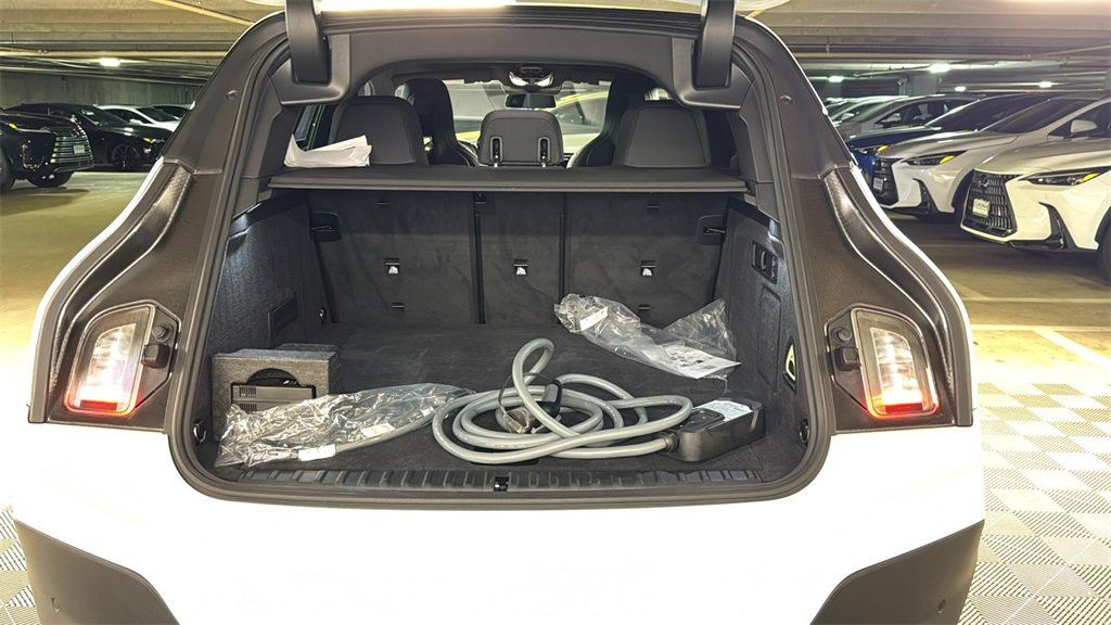 Used 2024 BMW iX xDrive50 w/ Premium Package image 16