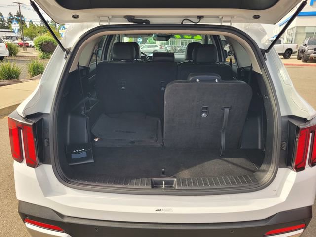 Used 2024 Kia Sorento S image 11