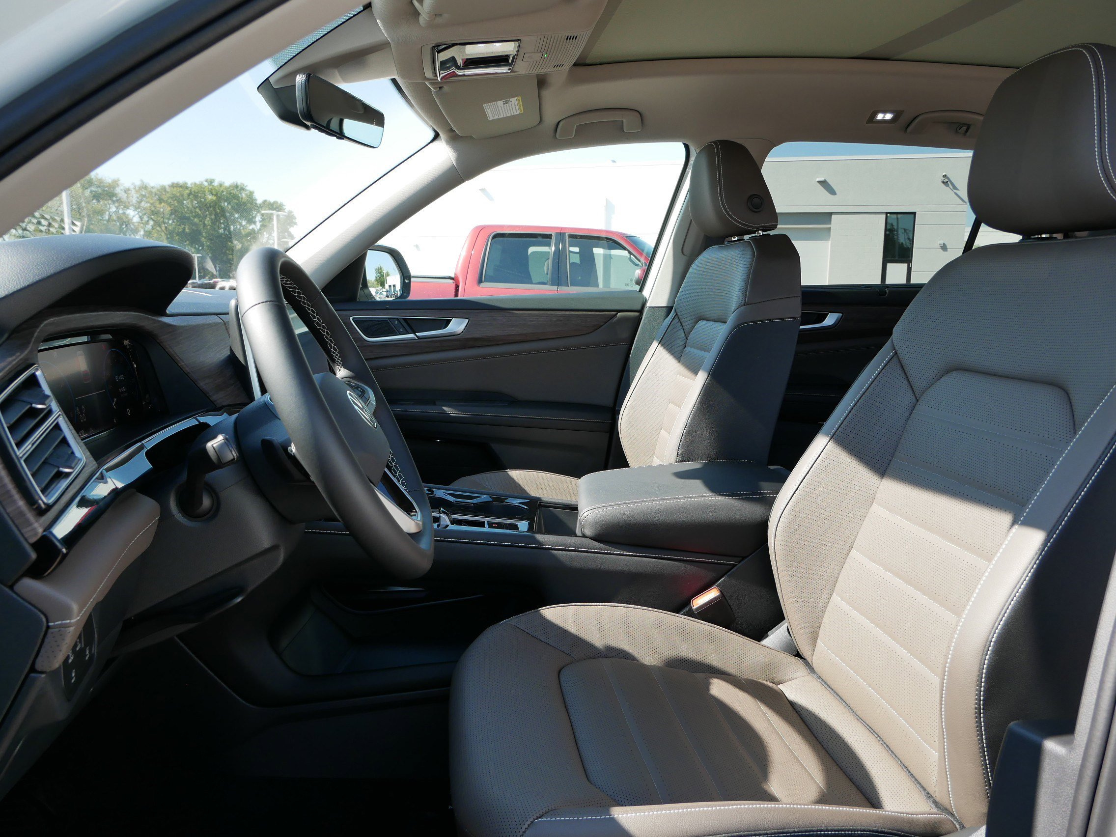 New 2026 Volkswagen Atlas SEL image 4