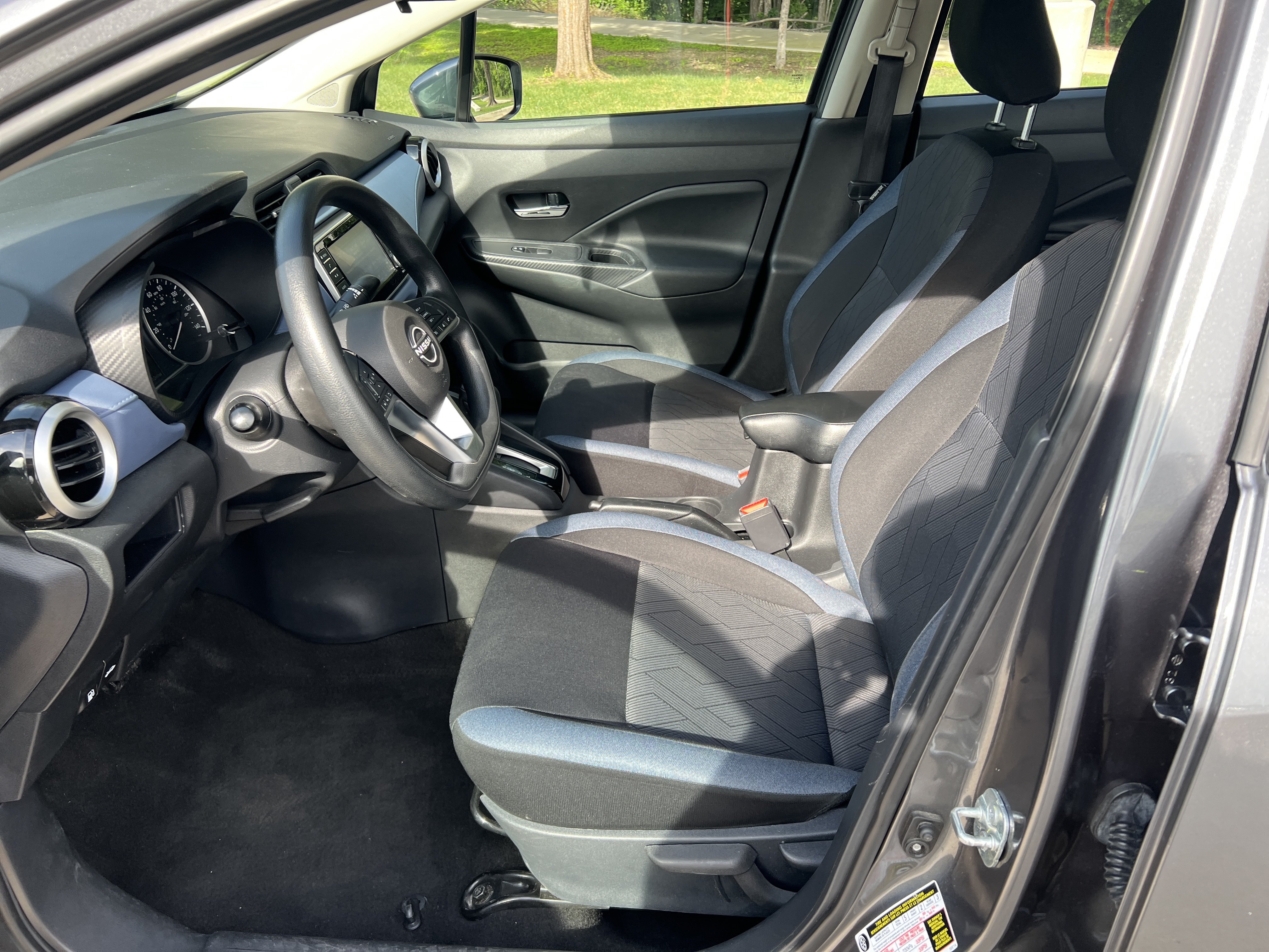 Used 2023 Nissan Versa SV FWD image 15