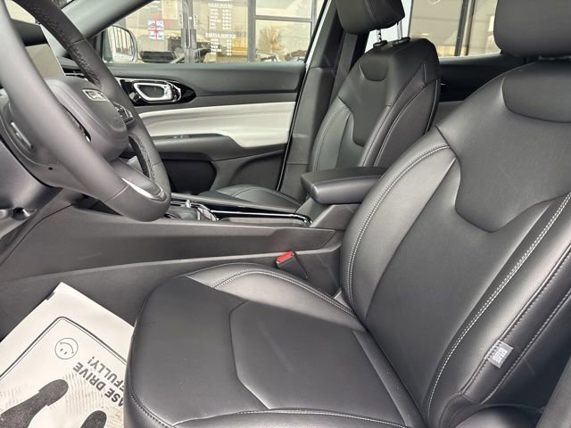 New 2026 Jeep Compass Limited w/ Sun, Sound & Navigation Group image 4