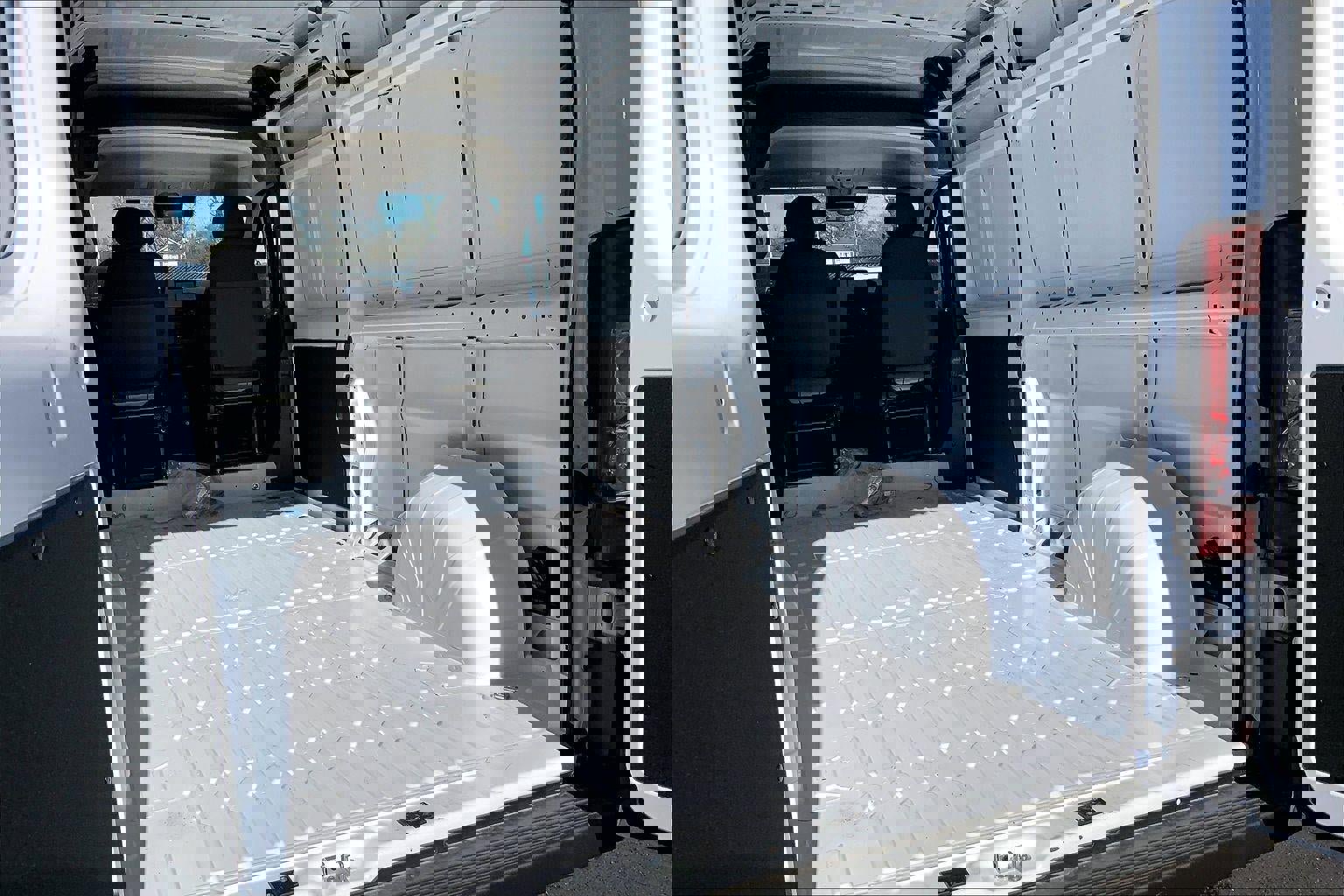 New 2025 RAM ProMaster 2500 w/ Premium Convenience Group image 5