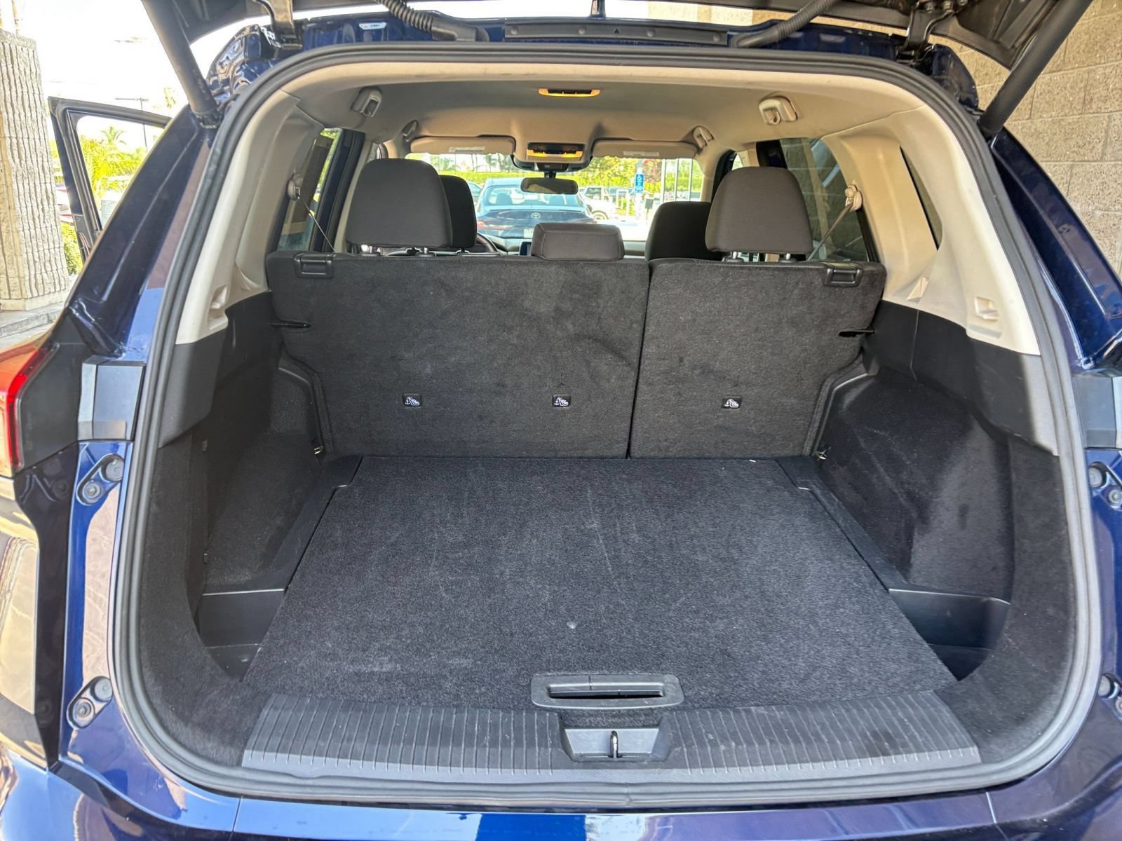 Used 2025 Nissan Rogue SV FWD image 33
