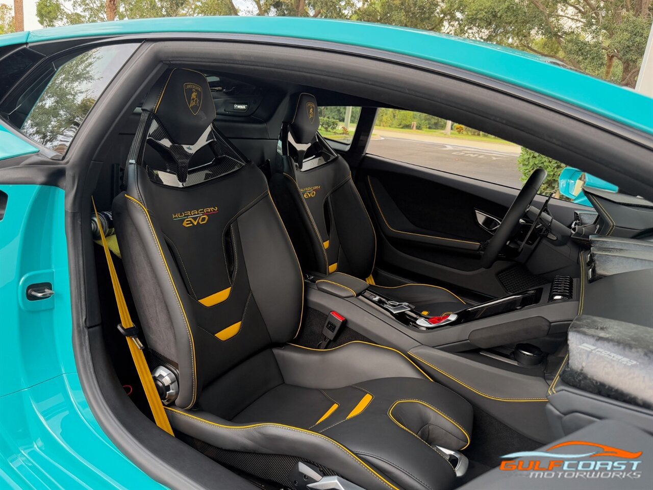 Used 2021 Lamborghini Huracan EVO RWD image 32