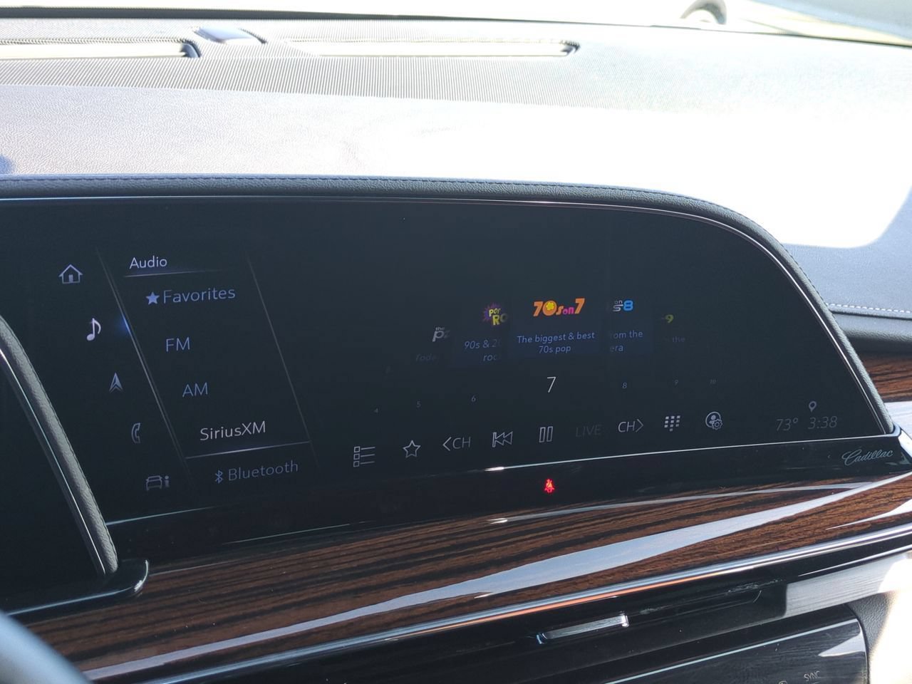 Used 2022 Cadillac Escalade Premium Luxury RWD image 13