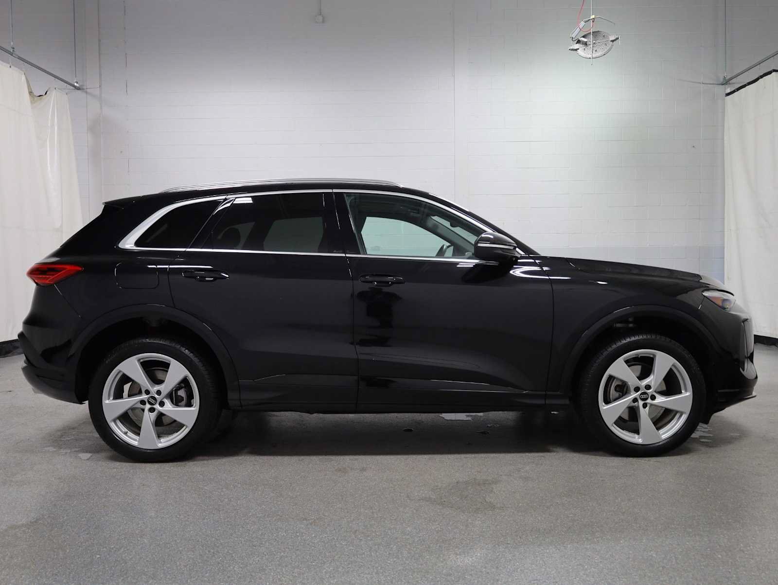 Certified 2025 Audi Q5 Premium w/ Premium Plus AWD/4WD image 11
