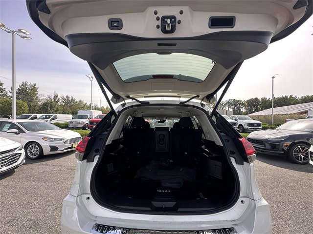 Used 2019 Nissan Rogue SV w/ Premium Package image 40