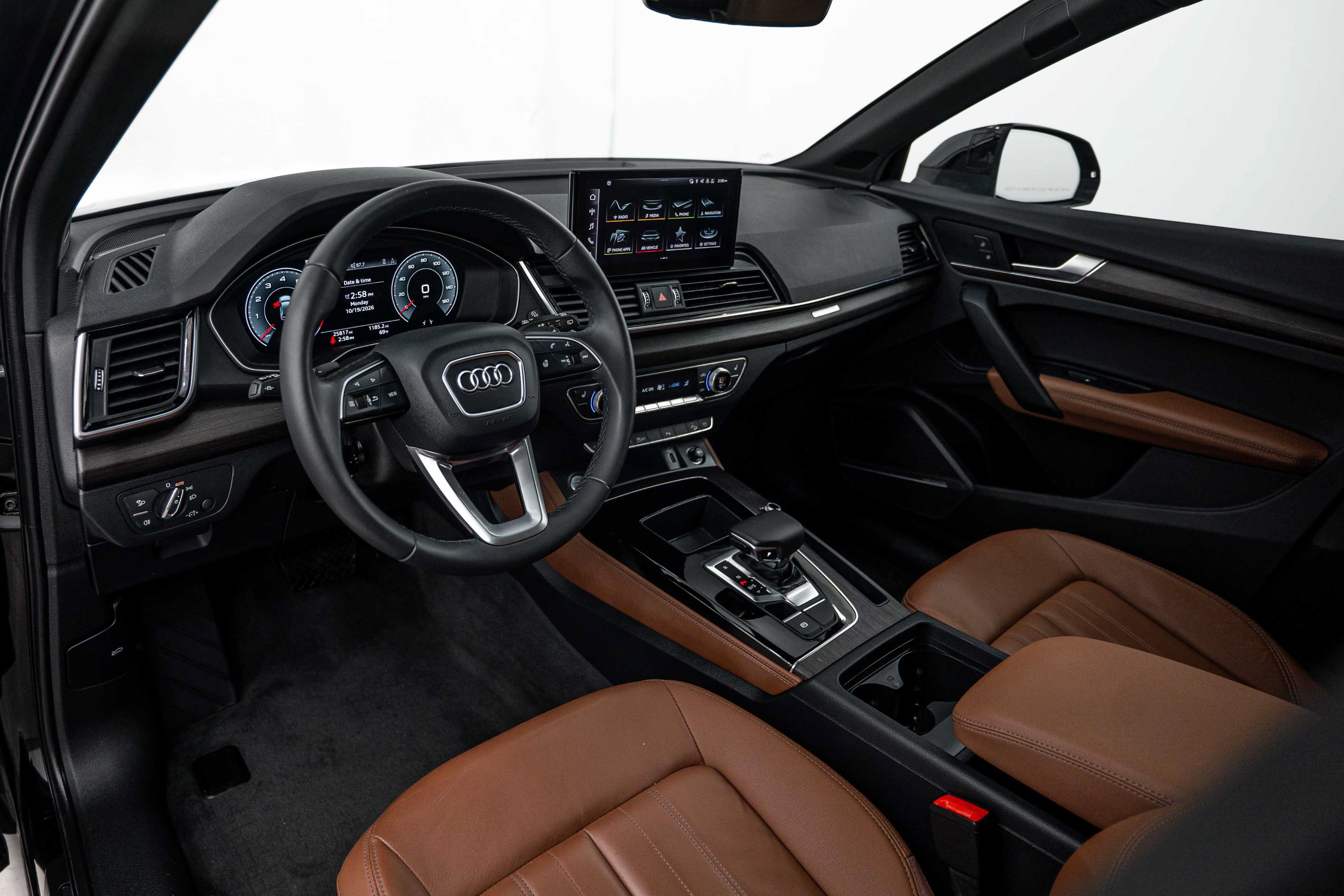 Certified 2023 Audi Q5 2.0T Premium Plus w/ Premium Plus Package AWD/4WD image 9