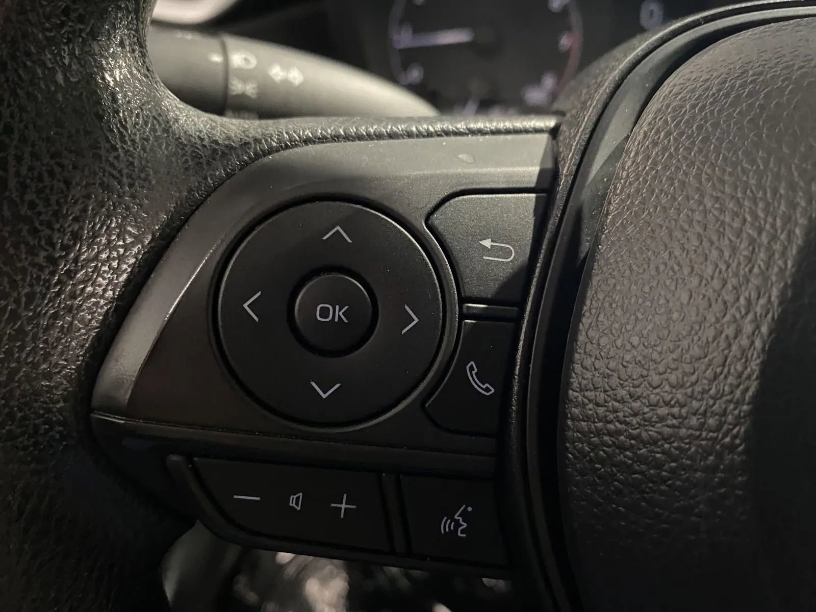 Used 2025 Toyota Corolla LE image 19