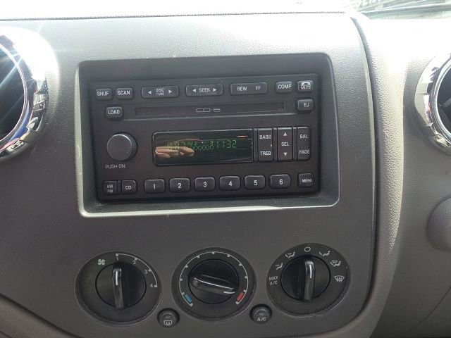 Used 2005 Ford Expedition XLT RWD image 15