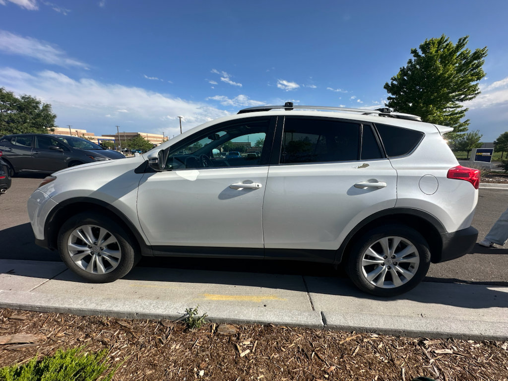 Used 2014 Toyota RAV4 Limited AWD/4WD image 2