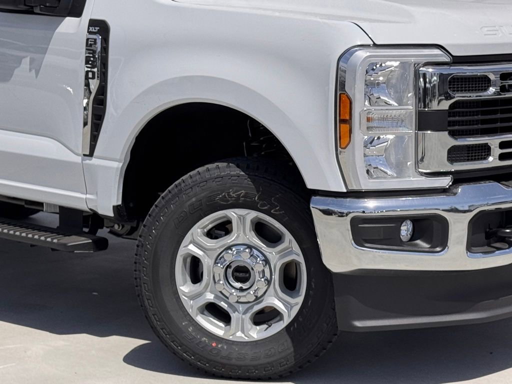 New 2025 Ford F350 XLT w/ FX4 Off-Road Package image 4