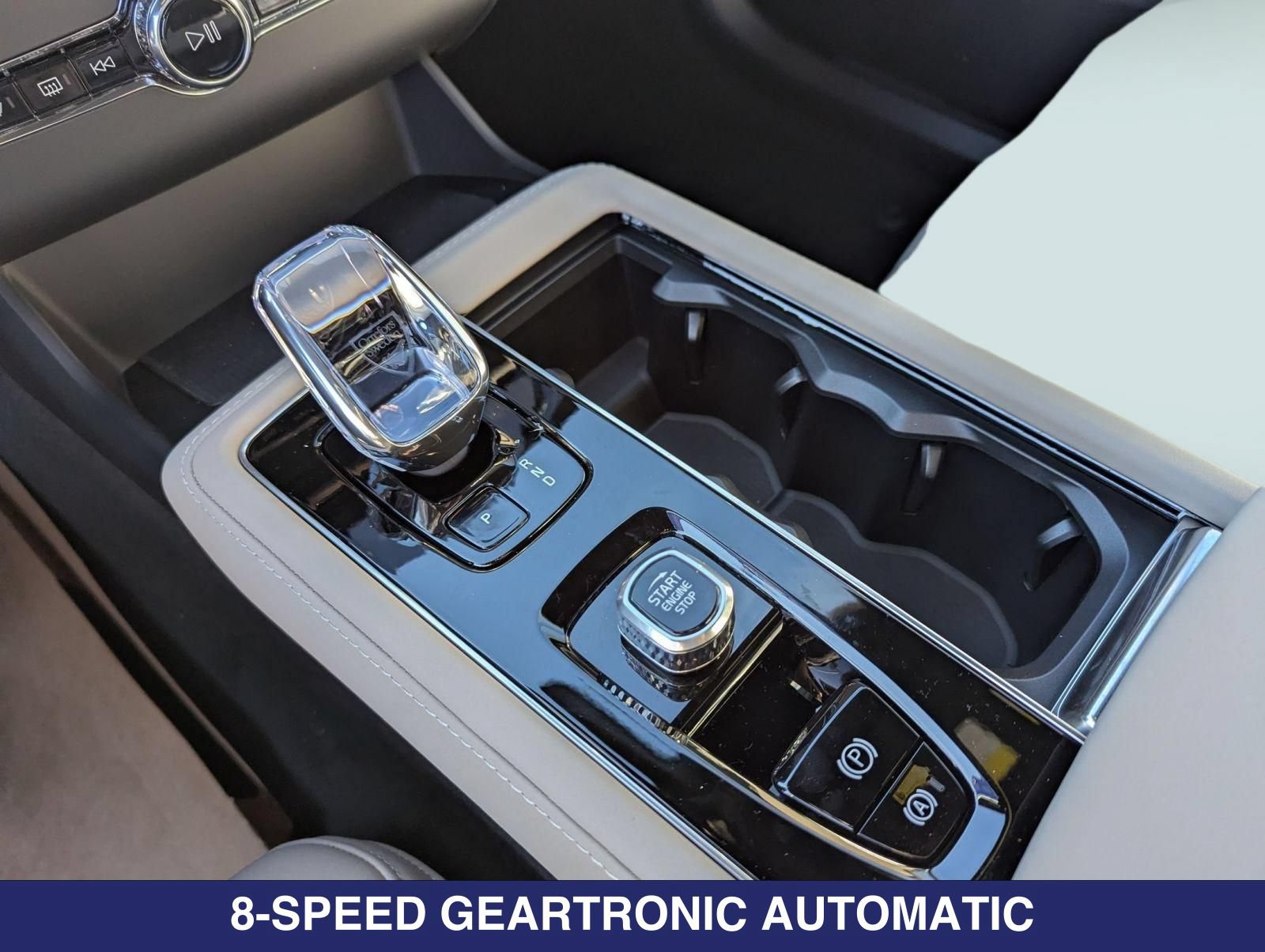 New 2026 Volvo XC90 B6 Plus w/ Protection Package Premier AWD/4WD image 17
