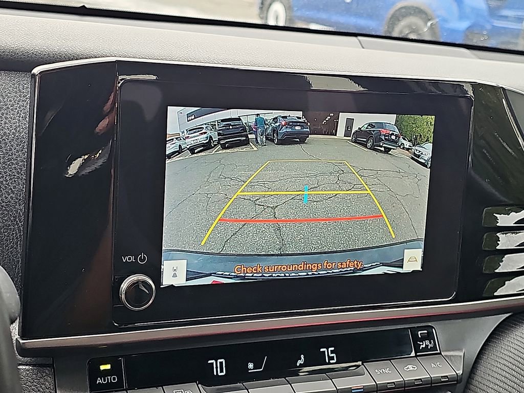 Used 2025 Toyota Camry SE FWD image 18